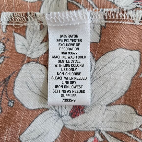 Liz Claiborne Women’s Blouse Size M Rayon Blend Made in Vietnam - Picture 7 of 7